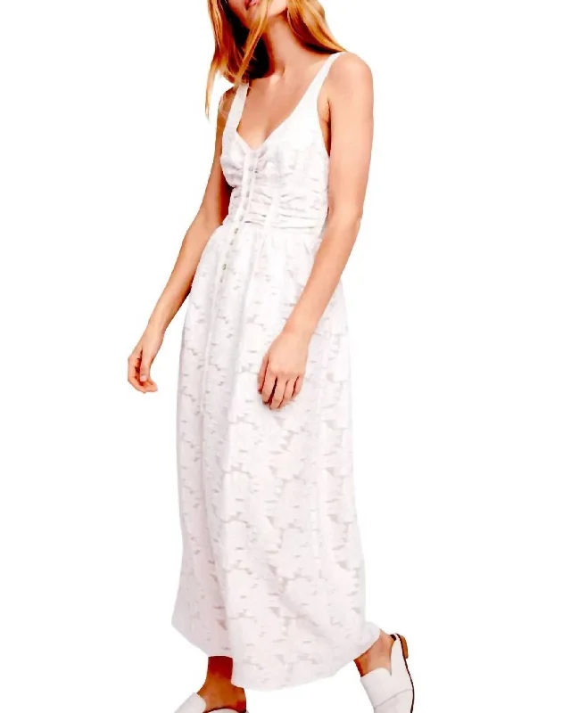 Special Buy Fresh As A Daisy Embroidered Maxi Dress In Pale Pink