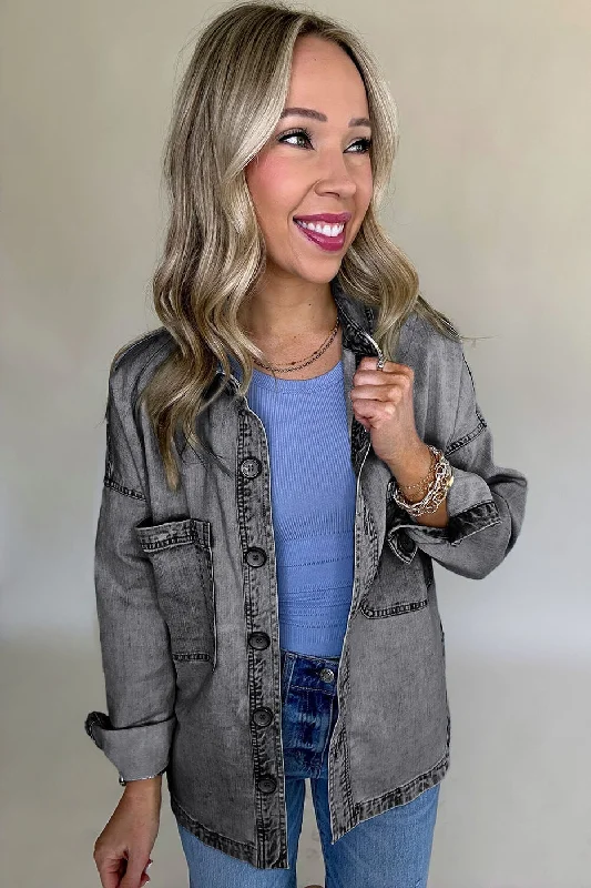 Take Advantage Women' s Mineral Wash Patched Pocket Split Denim Jacket